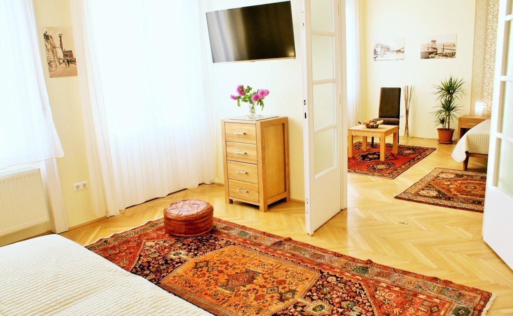 Supercentral Apartment Budapest Room photo